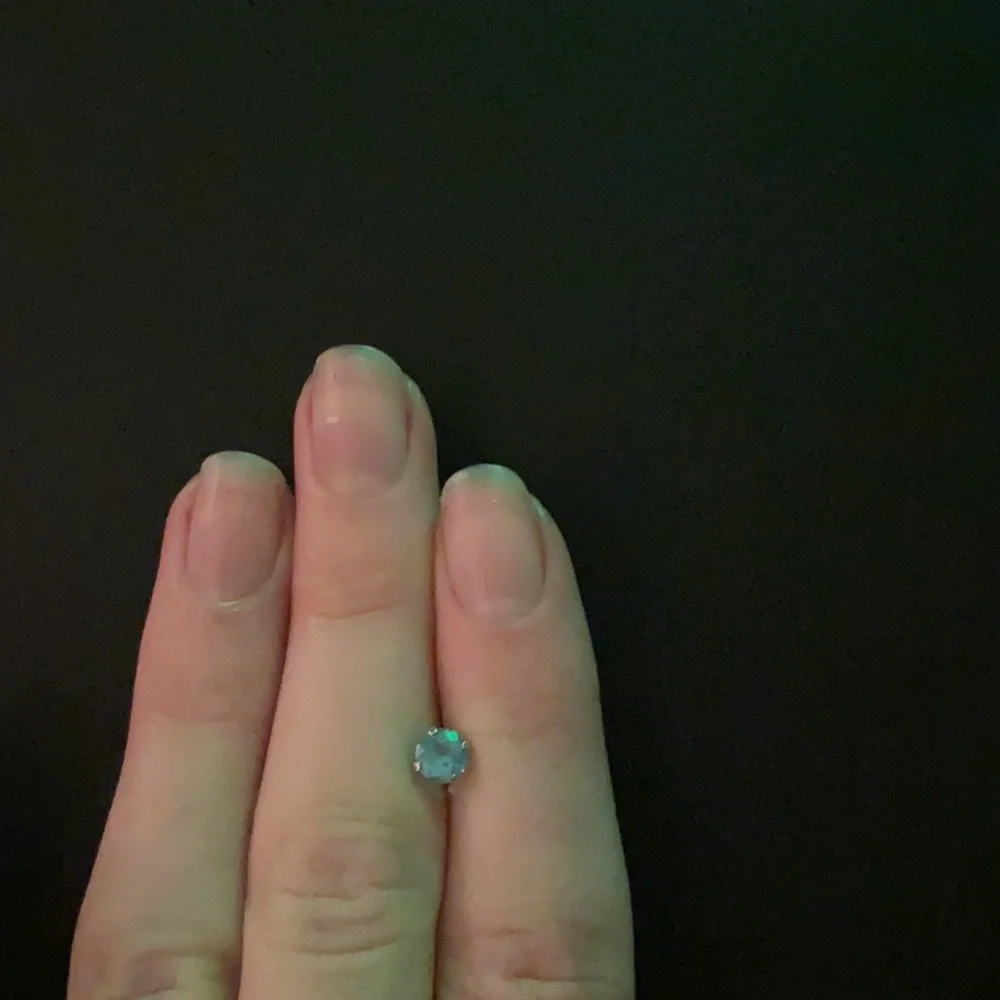 Earring - Picture 3 of 4